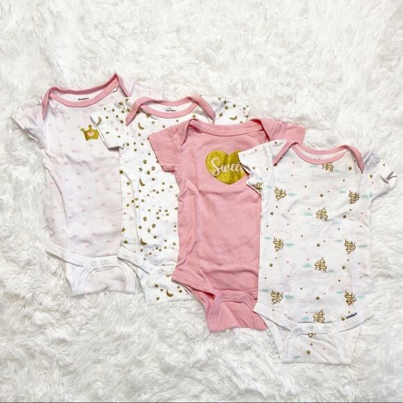 Gerber Baby Girl Set of 4 Short Sleeve Onesies Size 3-6 months - Picture 1 of 1